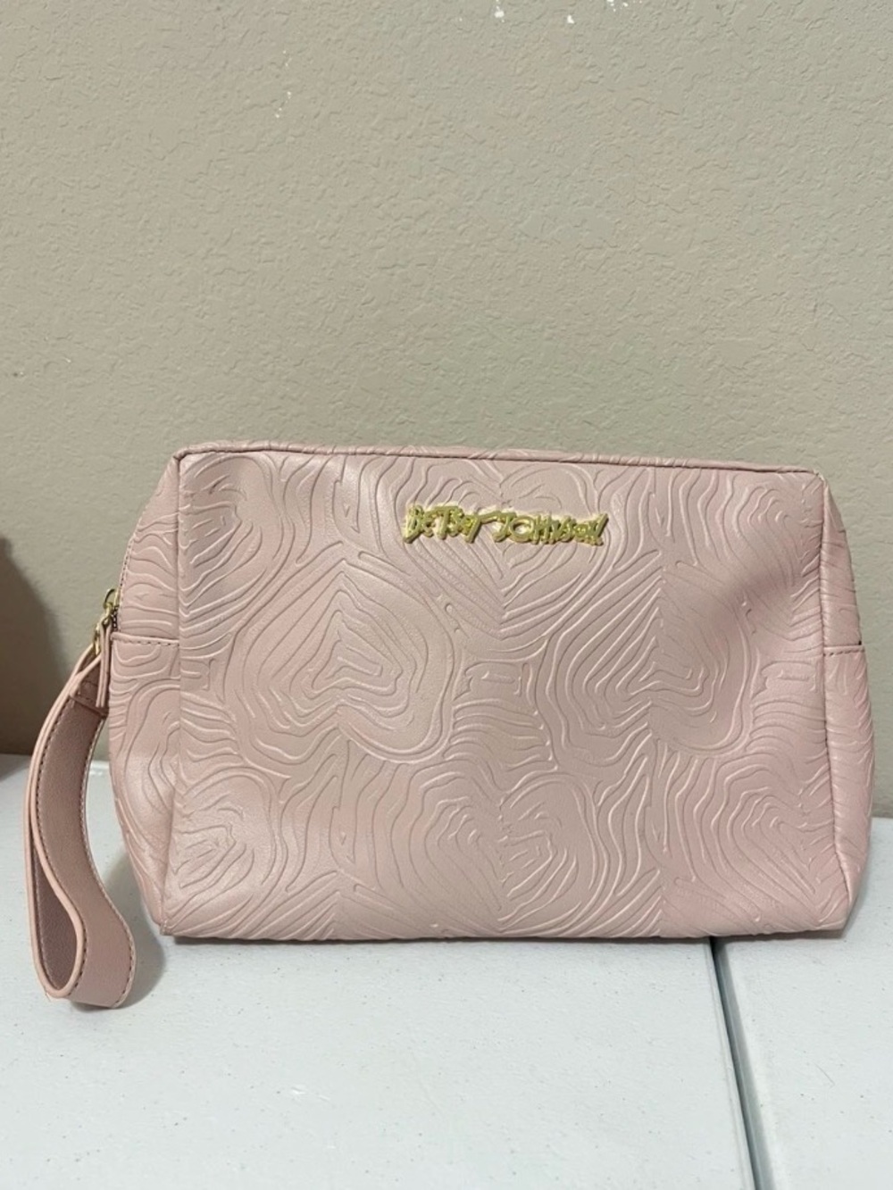 Betsey Johnson Large Weekender Cosmetic Makeup Travel Toiletry Bag Pink Hearts